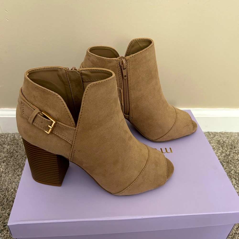 Women’s Apt.9 Tan Open Toe Booties